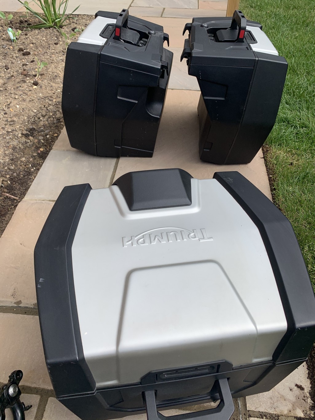 triumph adventure top box